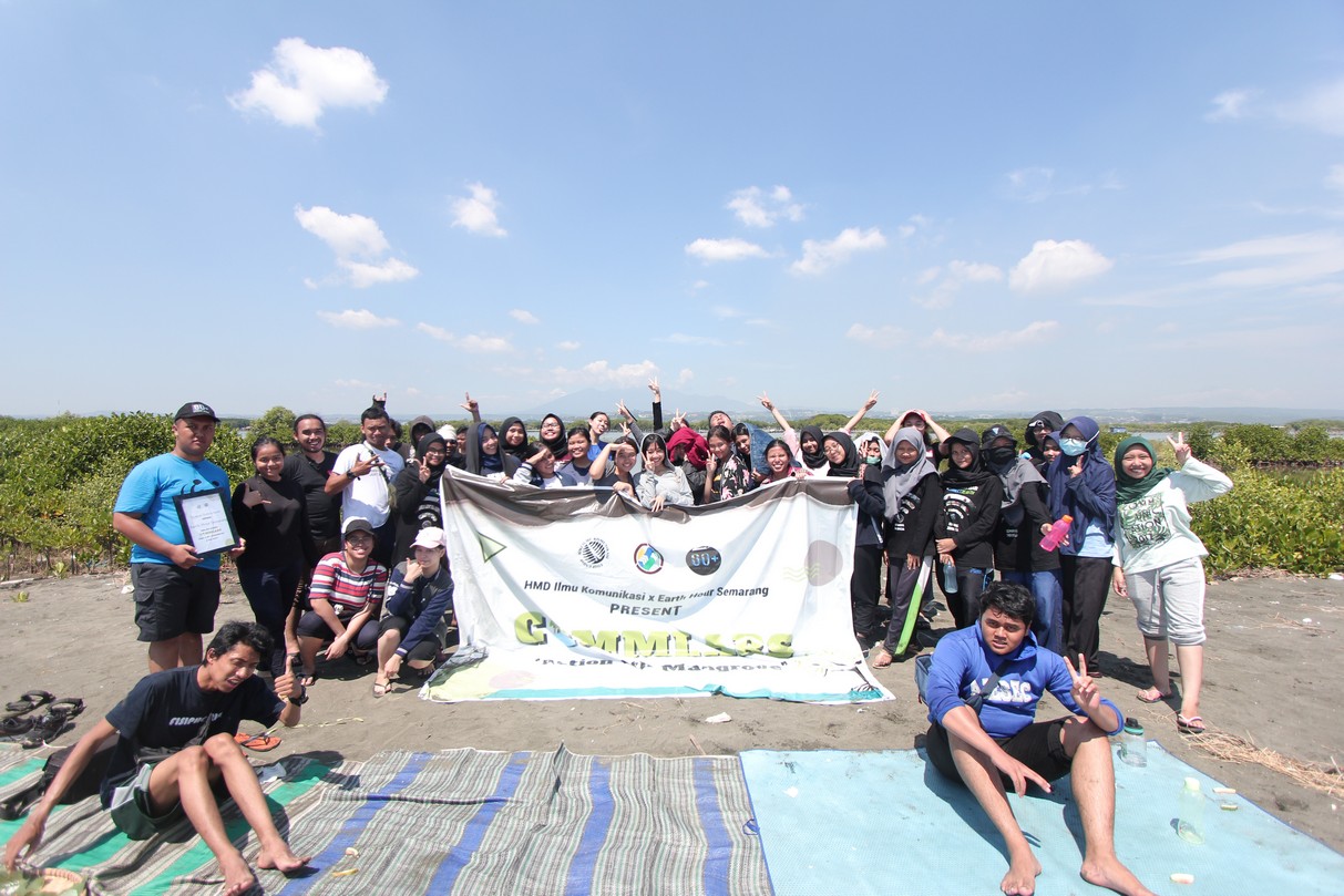 Commlabs 2019 “ Action with Mangrove” Berkolaborasi dengan Earth Hour Semarang