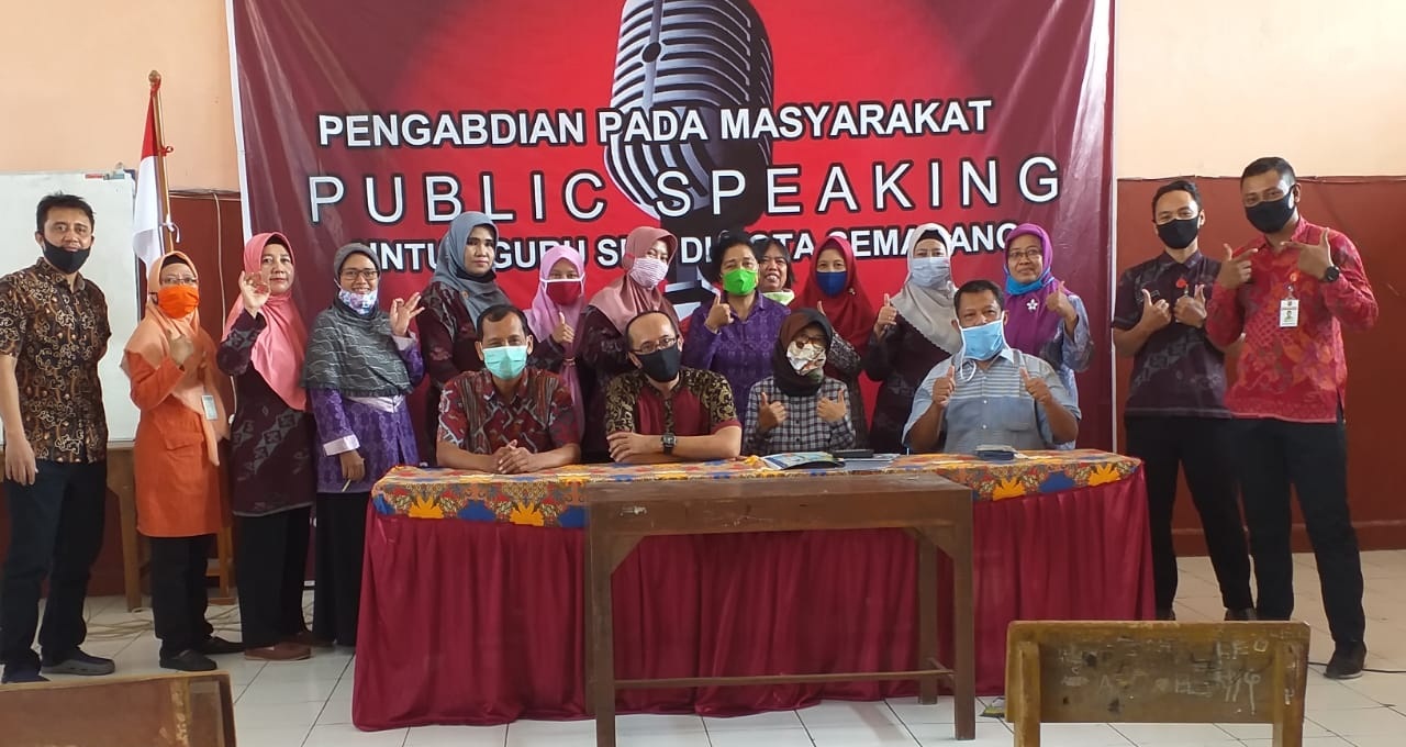 Pelatihan Public Speaking oleh Departemen Ilmu Komunikasi Universitas Diponegoro