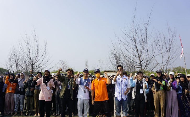 Coastal Conservation Efforts: BEM FISIP Undip Plants 1,000 Mangrove Seedlings