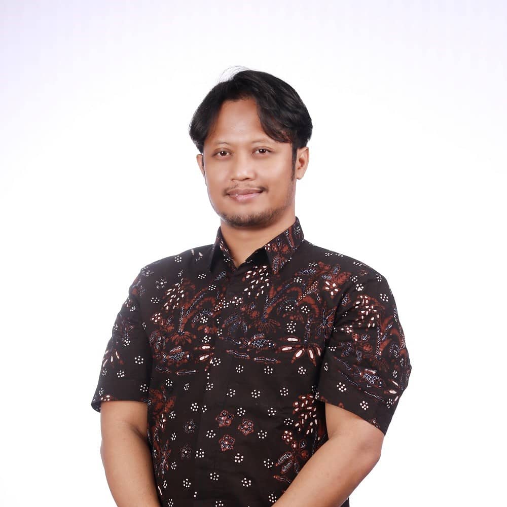 Ilham Ainuddin, S.AB., M.Si.