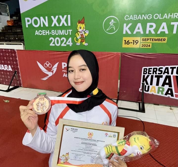 FISIP Undip Student, Fatchiatuz Zahra, Wins Bronze Medal in Team Karate Kata at the XXI National Sports Week (PON)