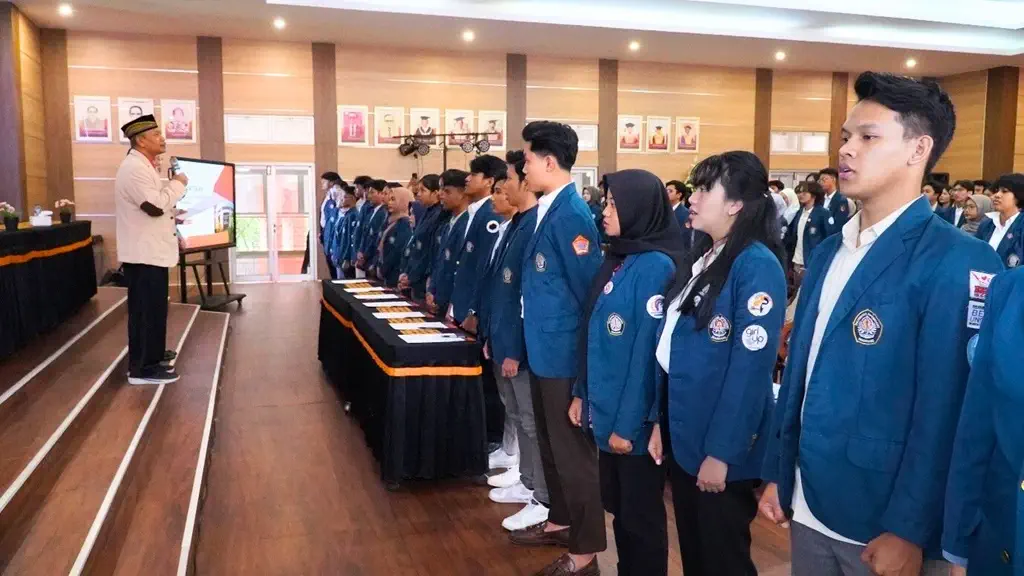 Pelantikan Ormawa FISIP Undip 2025: Wadah Pembelajaran Kepemimpinan dan Penguatan Etika Mahasiswa
