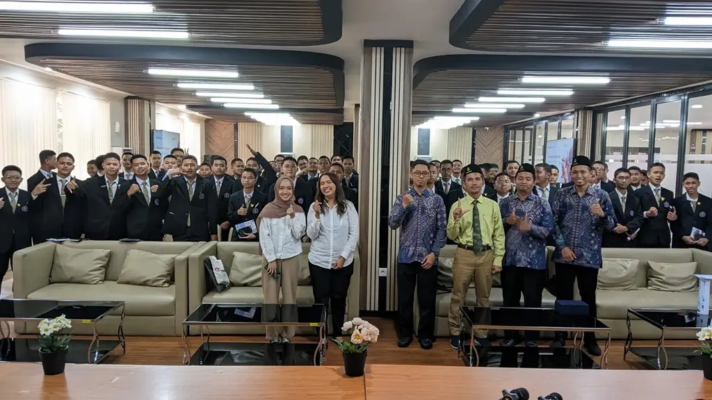 Assalaam Senior High School from Sukoharjo Visits FISIP Undip Once Again, High Enthusiasm Welcomes Faculty’s Excellence Presentation